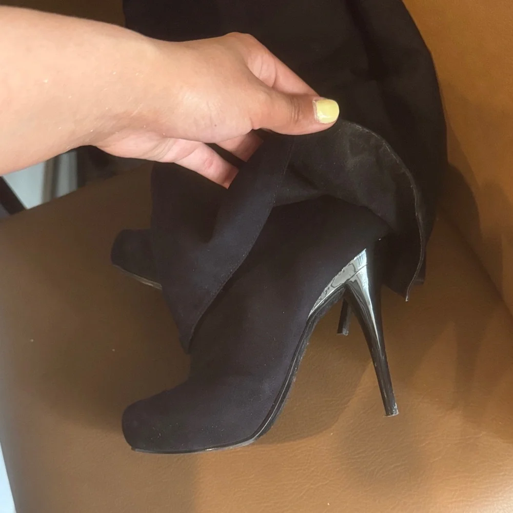 Elegant Black Women's Boots